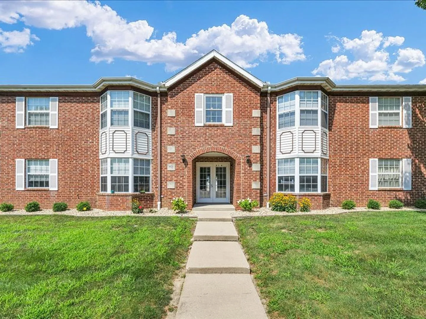 Parkview Apartments — Photo 4