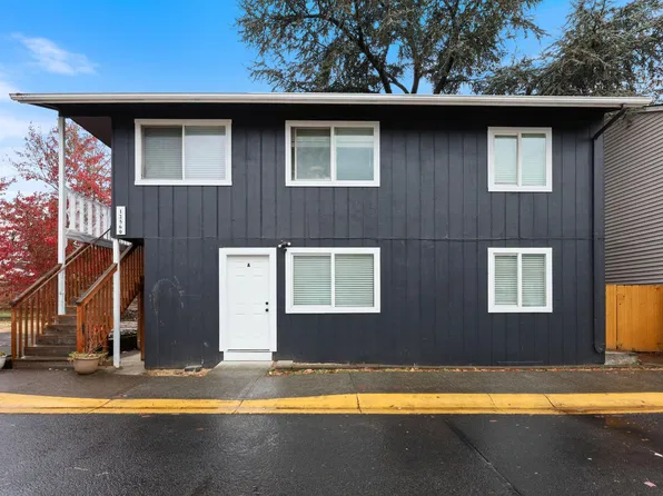 12560 SE Ramona St Unit A, Portland, OR 97236