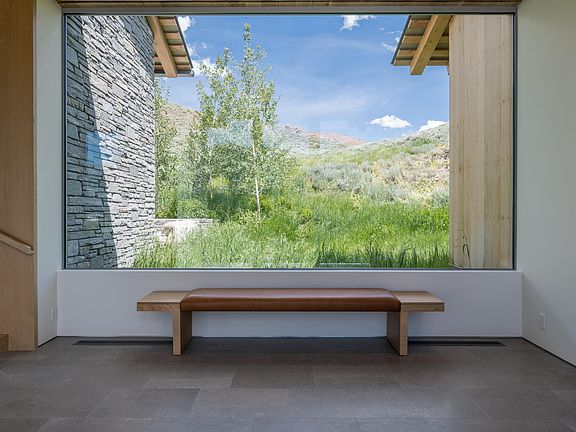 5th image of 220 Lava St