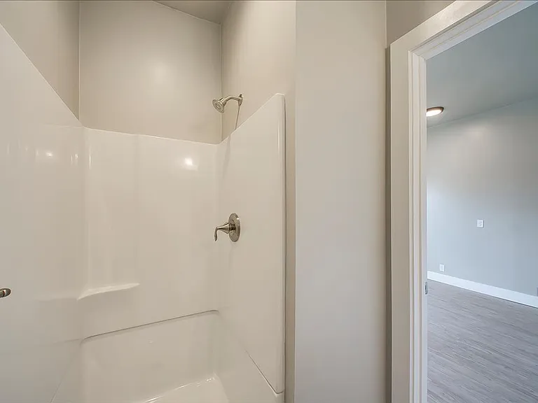 1315 W Jefferson St — Photo 9