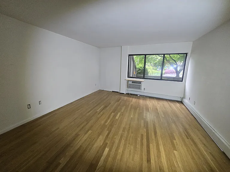 1465 E Putnam Ave #331 — Photo 3