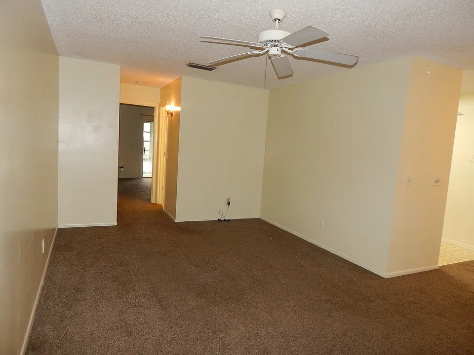 1 Lake Vista Trl #205