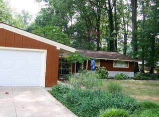 2351 Chestnut Dr, Westlake, OH