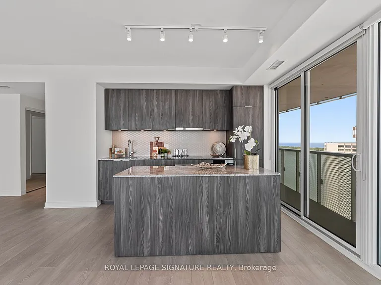 15 Queens Quay E #3305 — Photo 16
