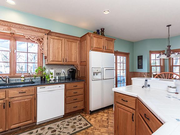 5th image of 398 Woodland Circle