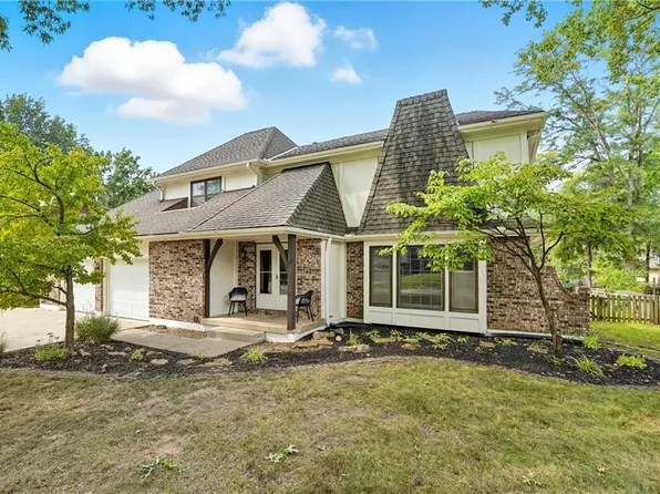 4383 SW Breezy Point Ln, Lees Summit, MO 64082