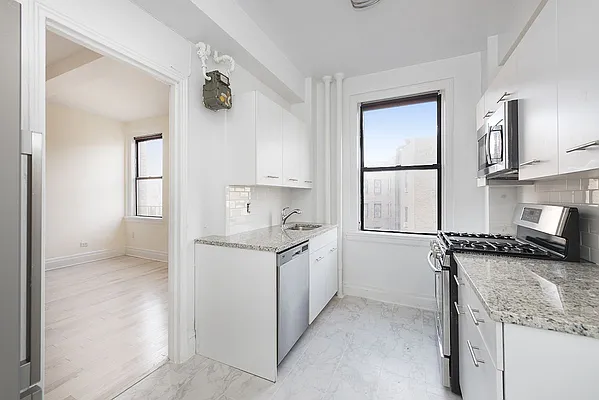 Rented by LivingNY | media 9