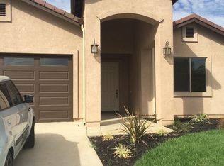 1027 Winter Ln, Patterson, CA 95363