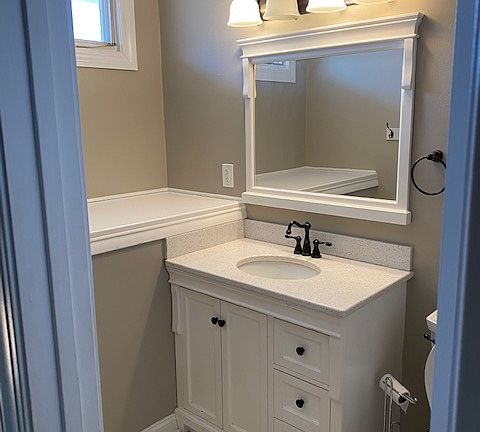 3rd image of 1827 Sussex Ct