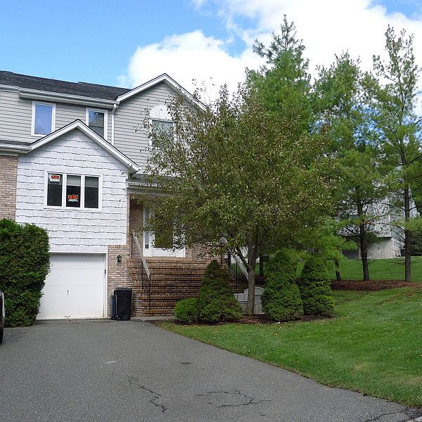 End unit with bonus room