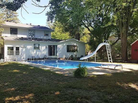 3rd image of 7430 Ironwood Dr