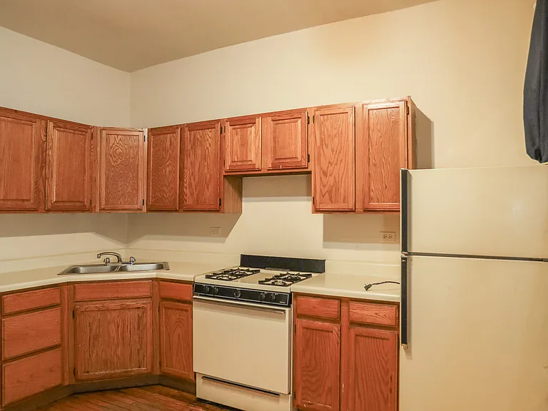 836 W Cornelia Ave #1 — Photo 8