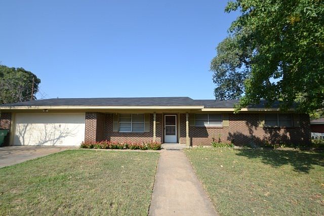 1st image of 211 Greenview Dr
