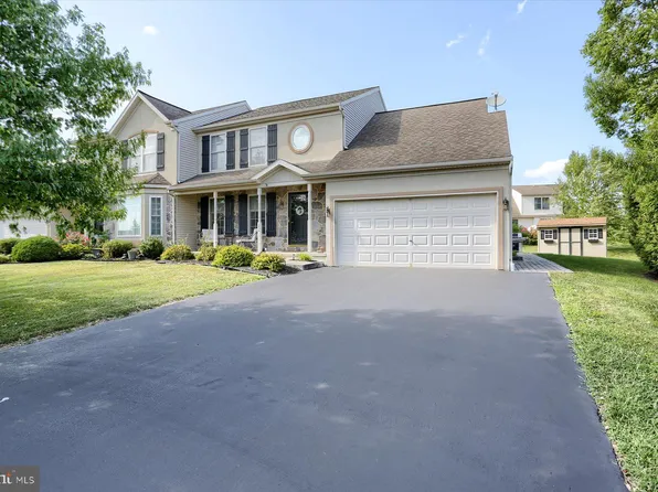 3436 Green Leaf Dr, Mount Joy, PA 17552