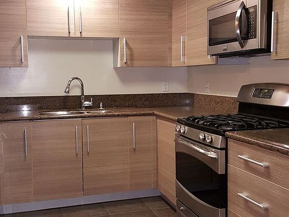 5th image of 11556 Burbank Blvd APT 102