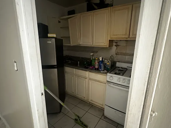195 Willoughby Avenue 210 image 11 of 11