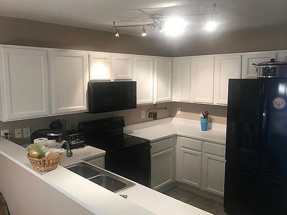 4th image of 21 Crystal Oaks Ct