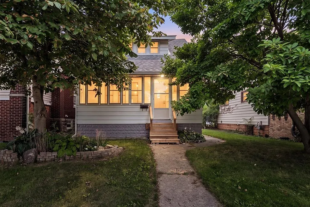 4 bed, 2.5 bath, $2,300 — Photo 1