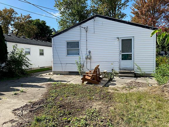 4th image of 2784 Buckingham Ave