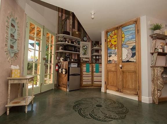4th image of 4434 Spain St
