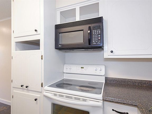 5th image of 812 Top Hill Dr