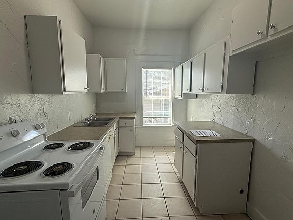 2nd image of 1412 NW 22nd St #1414