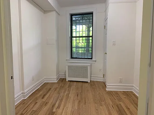 Rented by Compass | media 30