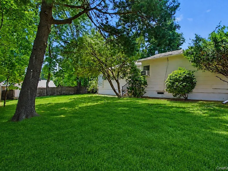 7 Tudor Pl — Photo 16