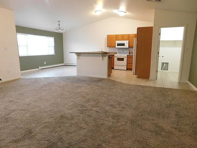3016 Oakwood Dr — Photo 3