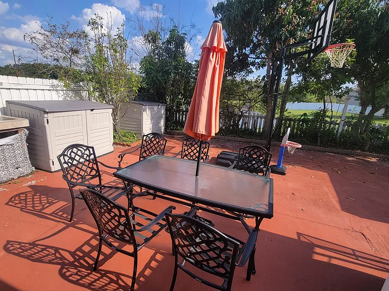 527 Windrose Dr — Photo 3