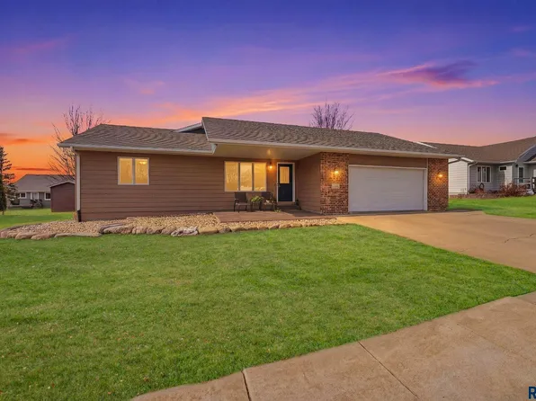 1307 Clark Ave, Dell Rapids, SD 57022