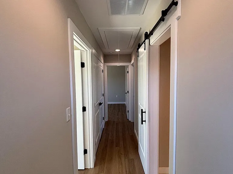129 Evans St — Photo 22