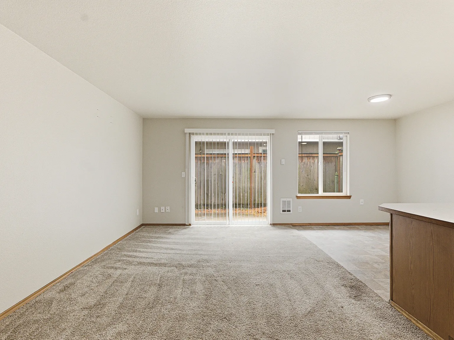 3 bed, 1294 sqft, $2,300 — Photo 4