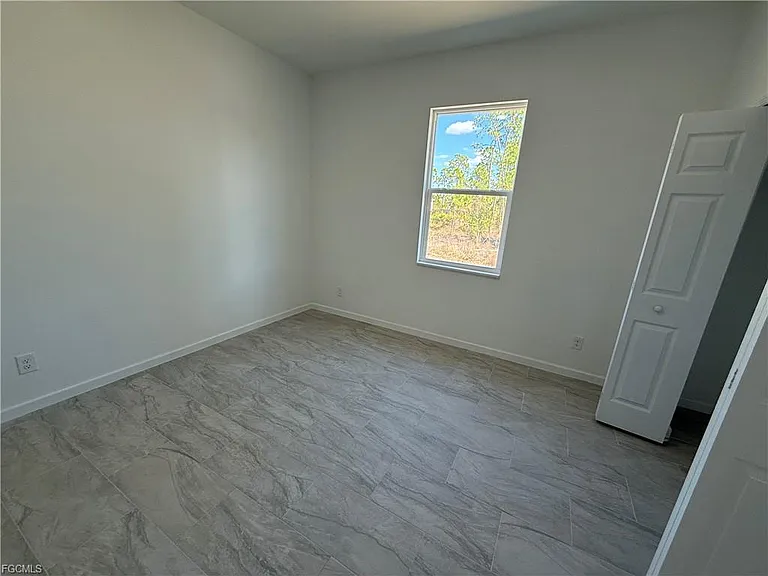 1115 Cove St E — Photo 13
