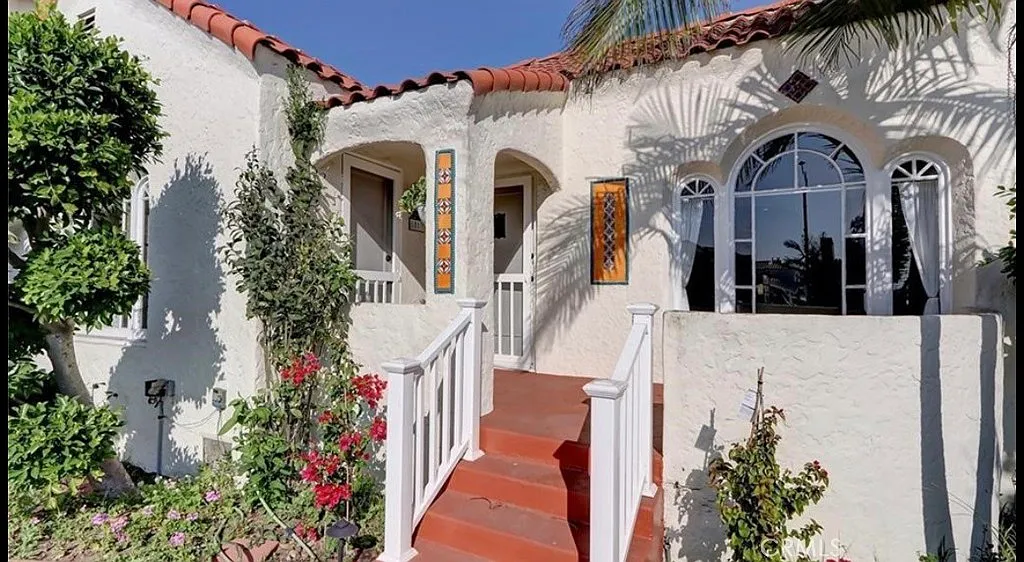 Photo 2 of 22 - 501 Avenue B - Redondo Beach, CA Building Photo - 501 Avenue B
