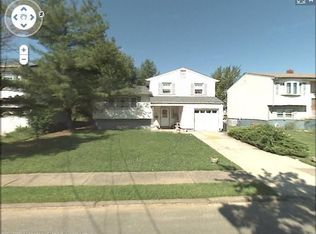 1051 Truxton Dr, Perth Amboy, NJ 08861