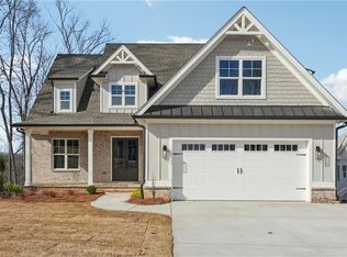 7465 Crestline Dr, Dawsonville, GA 30534