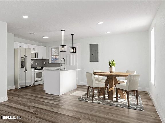3rd image of 3511 COMMONWEALTH Avenue