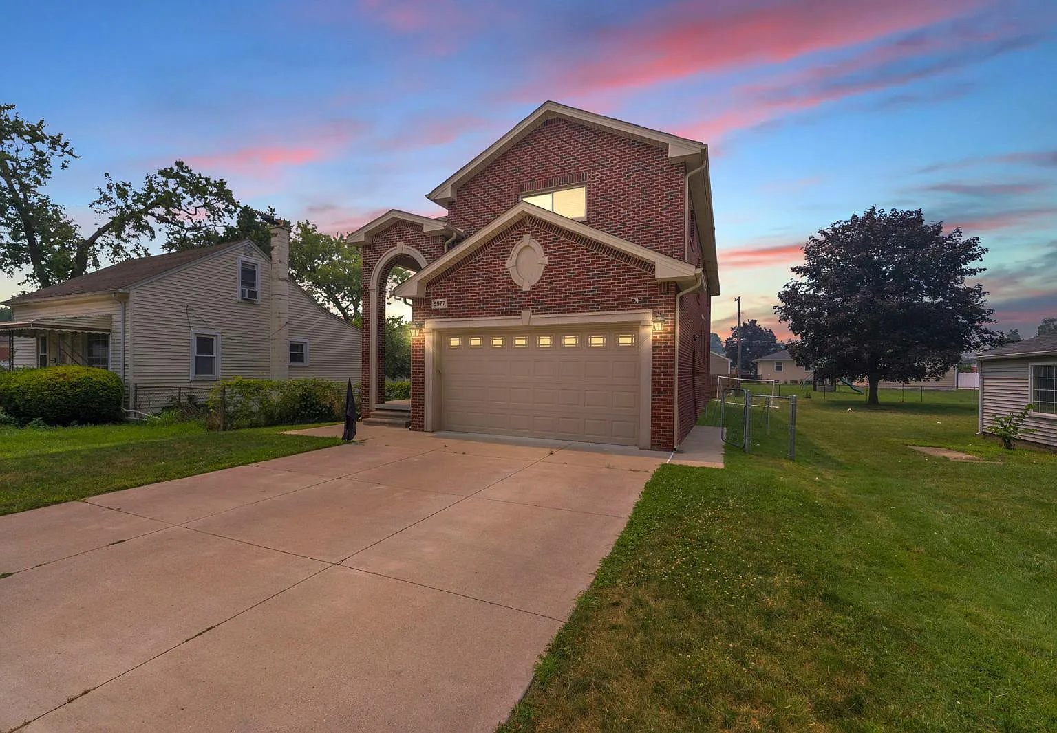 4 bed, 2911 sqft, $3,200 — Photo 2