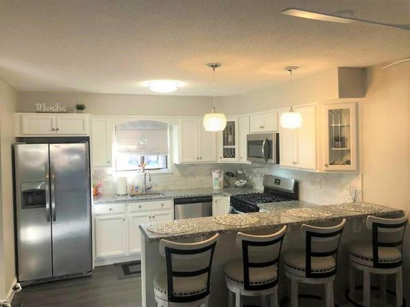 25 Beekman Dr