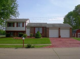 8733 Crestpointe Dr, Indianapolis, IN 46234