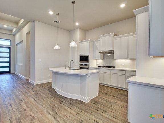 2nd image of 732 Navarro St