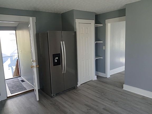 4th image of 705 N Delphine Ave