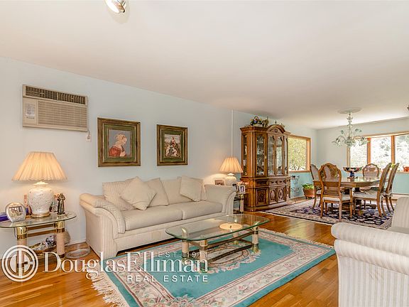 3rd image of 4 Landview Dr