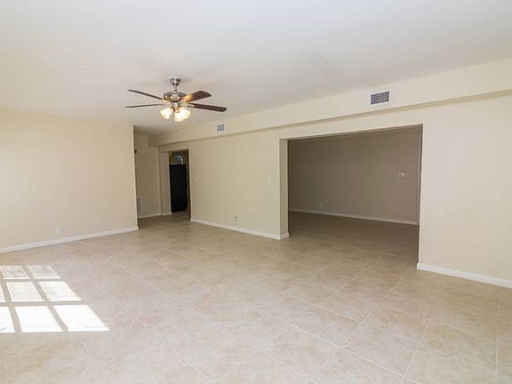 4th image of 728 NE 123rd St