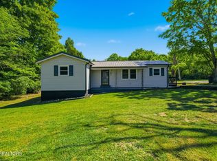 615 Carroll St, Etowah, TN 37331