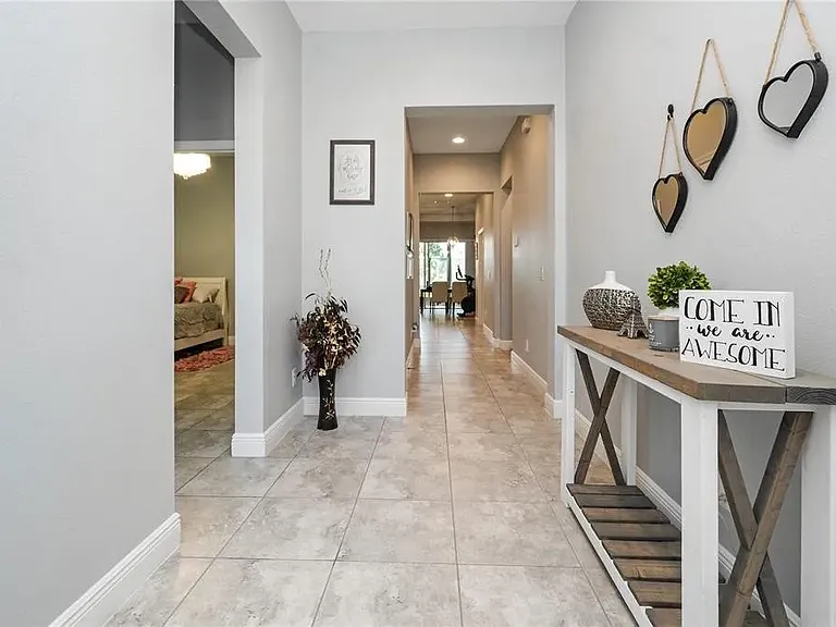 1090 Alder Tree Dr — Photo 5