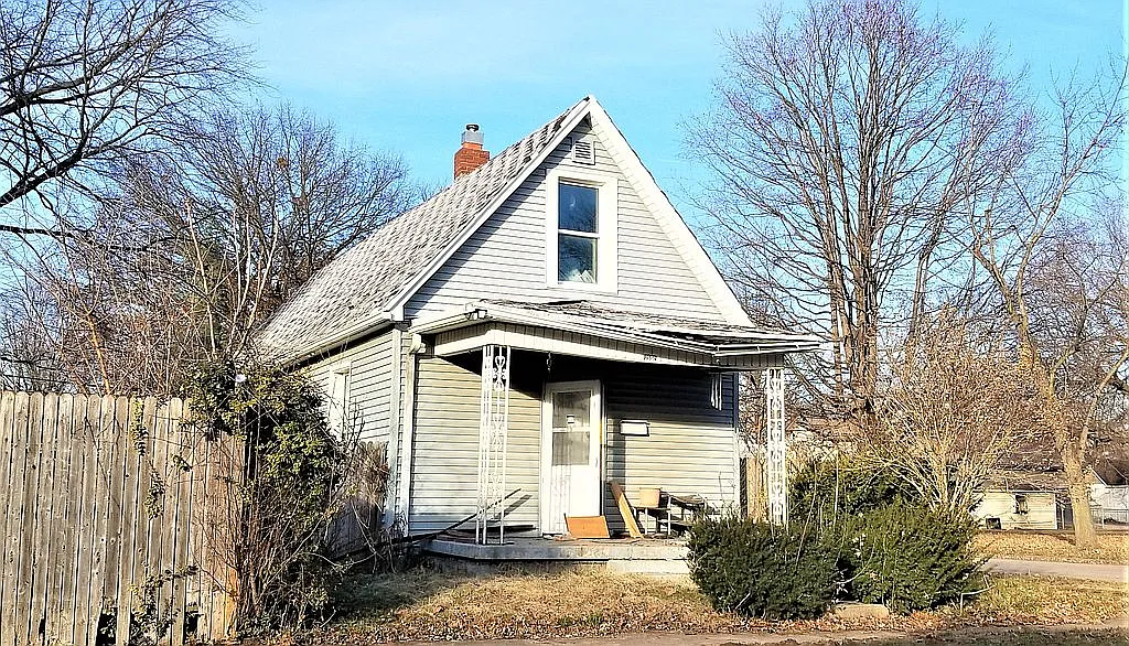 1550 1st Ave photo 1