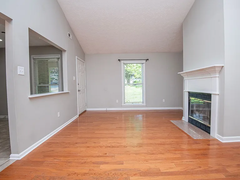8816 Mill Run Dr — Photo 9