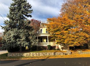 465 Laurel Hill Ave, Cranston, RI 02920